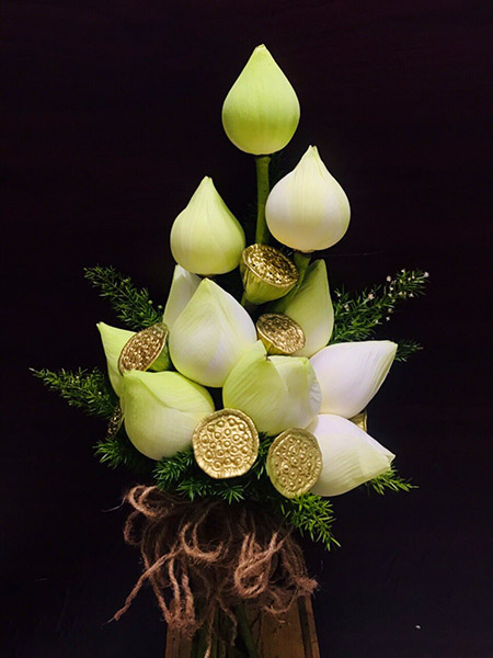 b&oacute; hoa sen cưới