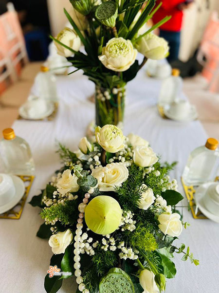 Cắm hoa bàn thờ ngày cưới