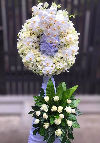 Cắm Hoa Đ&aacute;m Tang