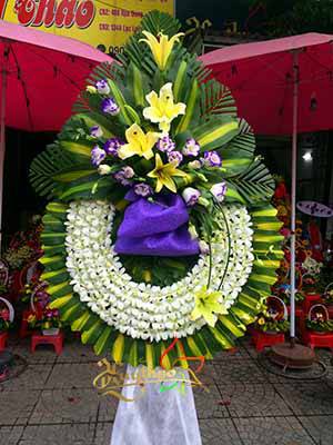 đặt v&ograve;ng hoa đ&aacute;m tang quận 11