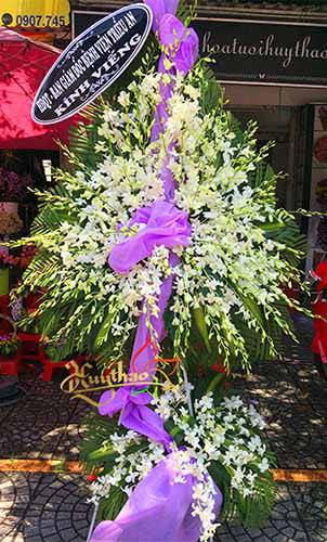 địa chỉ b&aacute;n v&ograve;ng hoa tang lễ