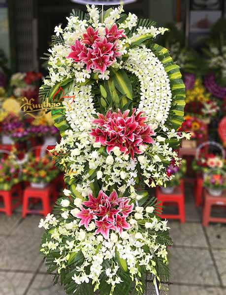 đ&ocirc;n hoa đ&aacute;m tang