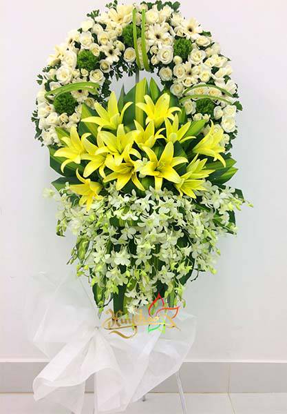 gi&aacute; lẵng hoa đ&aacute;m tang