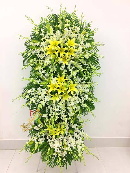 gi&aacute; v&ograve;ng hoa đ&aacute;m tang