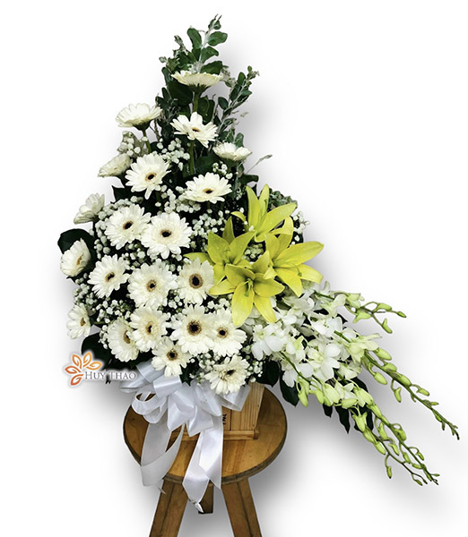 giỏ hoa đ&aacute;m tang