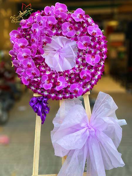 Vòng Hoa Tang Lễ TPHCM.