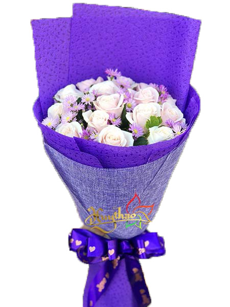 B&oacute; Hoa Hồng Kem D&acirc;u