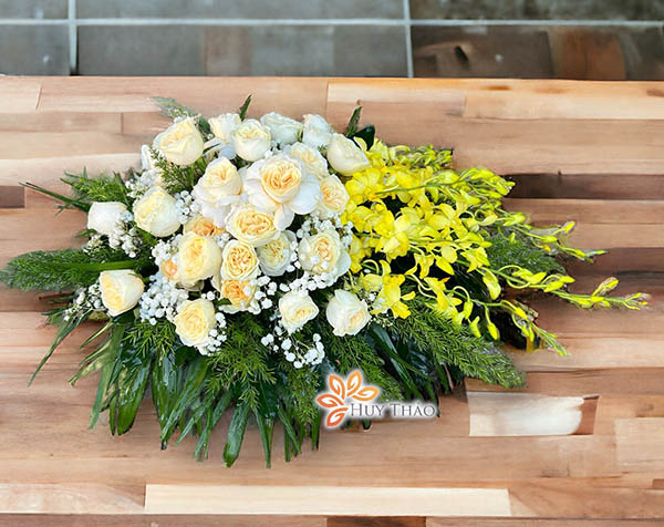 Hộp hoa sáp để bàn